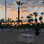 Altamira Beachfront El Duque * 아데제
