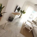 Altamira Beachfront El Duque * 아데제