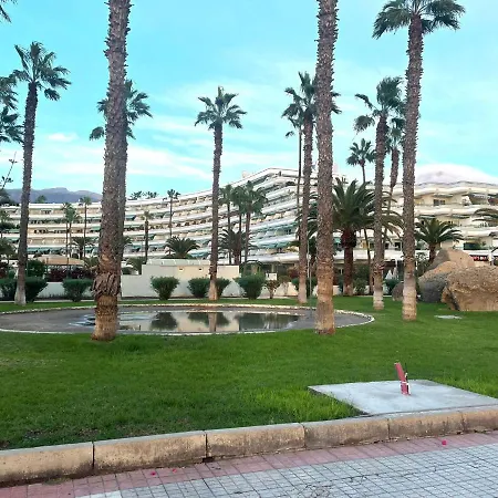 Altamira Beachfront El Duque 아파트